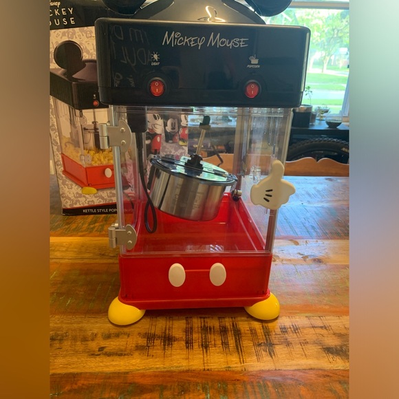 Disney Adult Mickey Mouse Kettle Popcorn Maker Movie...